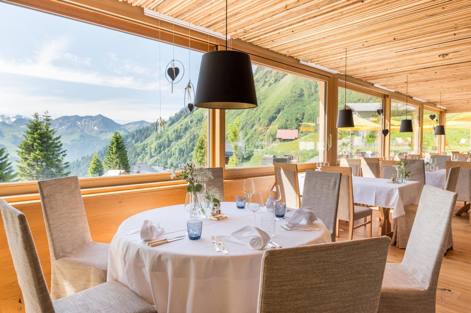 Alpenresort Walsertal Дамульс Экстерьер фото